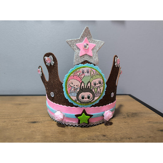 Corona Cumpleaños Festejado Labubu Marrón Claro