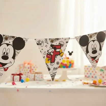 Guirnalda Decoración Mickey Mouse Cotillón Activarte Blanco Y Negro Con Detalles Rojo Y Amarillo Mickey Mouse Blanco Negro Con Detalles Rojo Amarillo